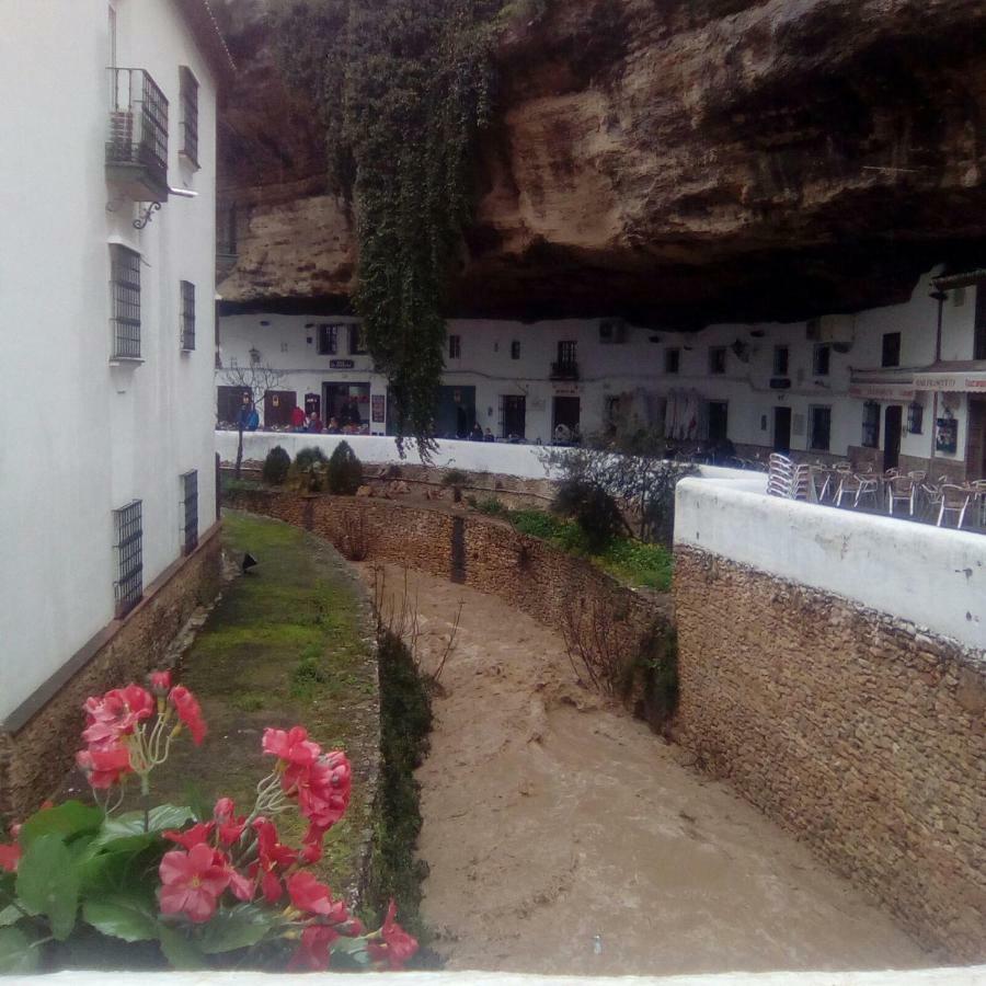 La Casa Del Rio Apartment Setenil De Las Bodegas Exterior foto